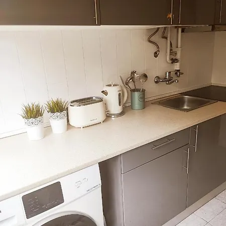 O. Li Apartment