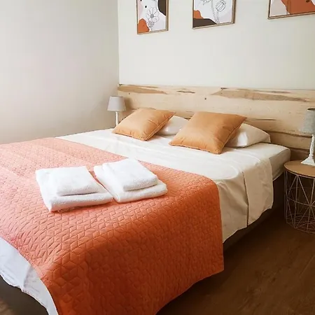 O. Li Apartment