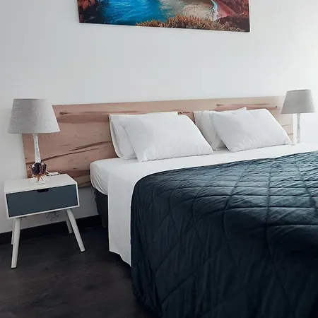 O. Li Apartment