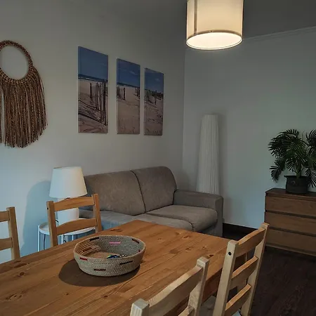 O. Li Apartment *