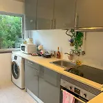 2br - Near & Cascais - Sleeps 4 Apartment