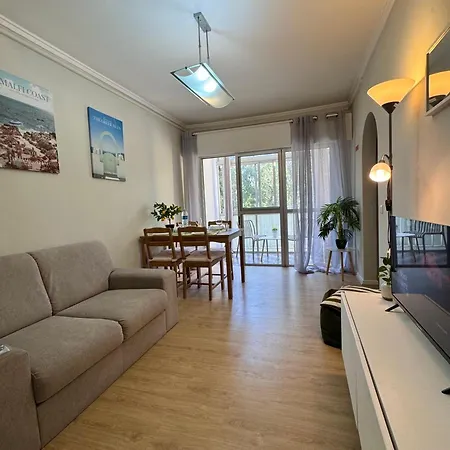 2br - Near & Cascais - Sleeps 4 Appartement